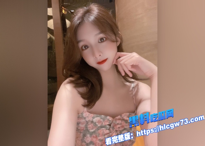 极品少妇母狗 刘彤 和金主约炮做爱不雅视频曝光 跪地露脸吃鸡吧 崛起丰臀等待进入 被边操边抽屁股 小内裤看着太性感了2