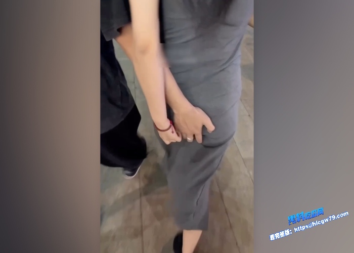 超极品的大二学妹 情到深处 来到酒店就迫不及待玩起来调教 先用情趣工具 塞进妹子的屁眼 表情极度不情愿 图4 超极品的大二学妹 情到深处 来到酒店就迫不及待玩起来调教 先用情趣工具 塞进妹子的屁眼 表情极度不情愿 图4