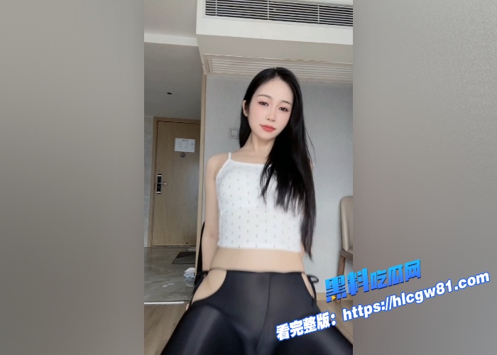 抖音主播糖糖老板大尺度视频流出裸舞大秀身材丝袜瑜伽裤身随舞动性感诱人掰穴漏逼自慰独领风骚 图1