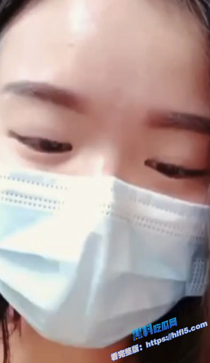 巨乳肥臀母狗人妻 趁老公不在家 穿着性感的黑丝 去工地上勾引农民工！1