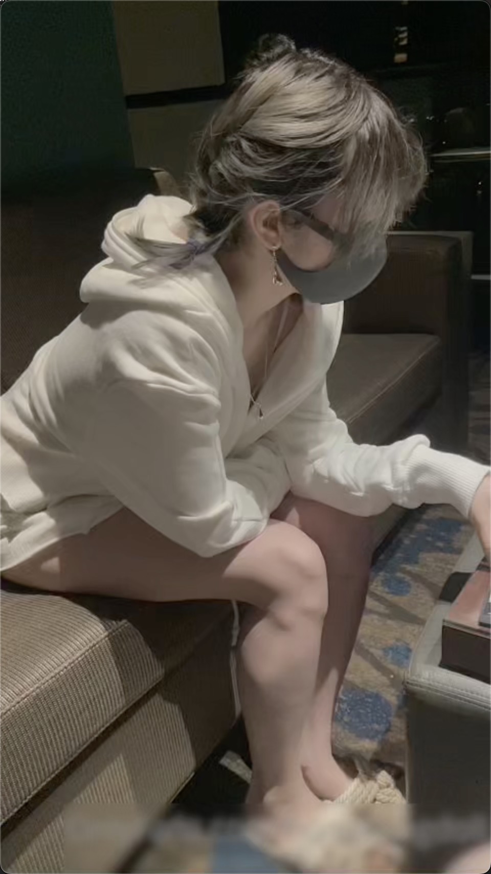 超爆香港女神美少女玩偶姐姐HongKongDoll 新作 公共场合的性爱楼梯啪啪1 超爆香港女神美少女玩偶姐姐HongKongDoll 新作 公共场合的性爱楼梯啪啪1