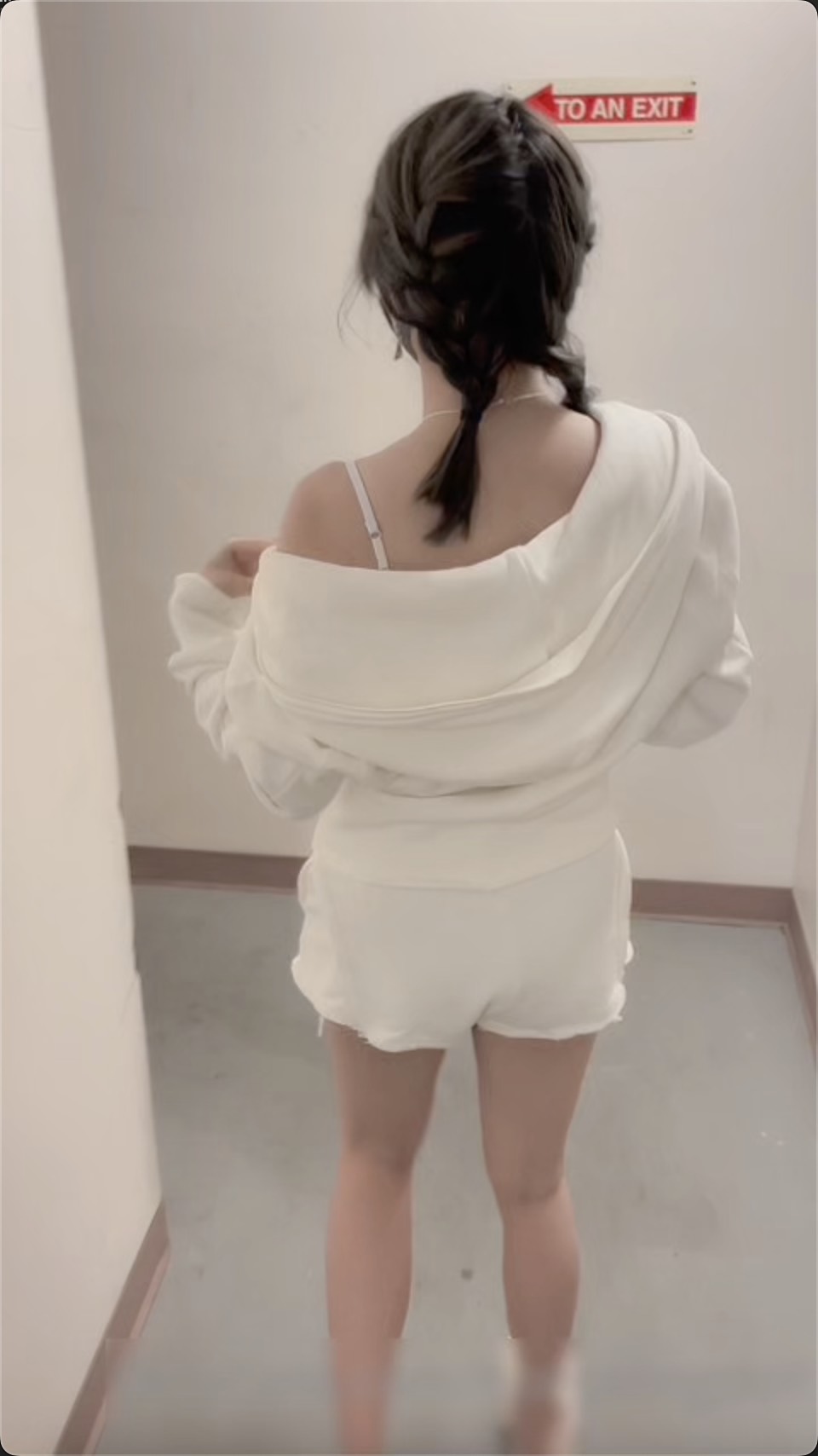 超爆香港女神美少女玩偶姐姐HongKongDoll 新作 公共场合的性爱楼梯啪啪2 超爆香港女神美少女玩偶姐姐HongKongDoll 新作 公共场合的性爱楼梯啪啪2