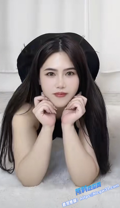 抖音 崩坏的英文老师 巨乳老师也是一个狂野反差婊 私拍福利写真 还喜欢多人运动！7