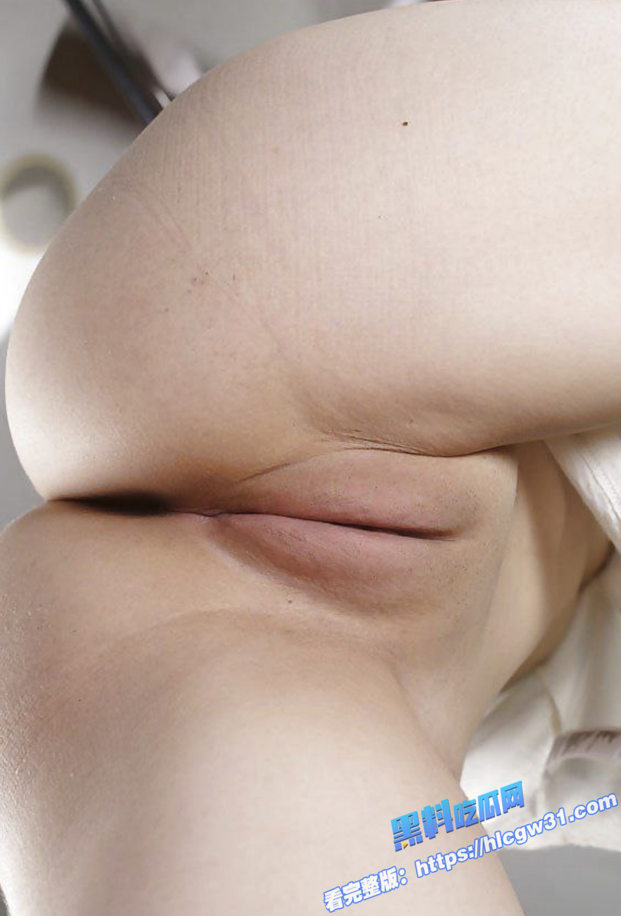 抖音 崩坏的英文老师 巨乳老师也是一个狂野反差婊 私拍福利写真 还喜欢多人运动！10