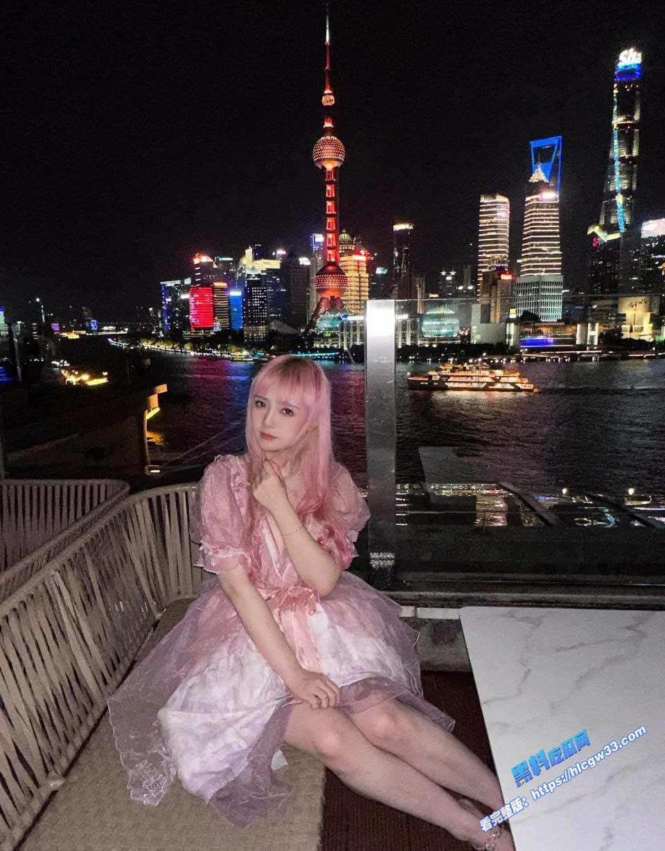 cosplay粉嫩大学生妹赤身裸体极度骚淫裸体私拍揉胸裸体写真合集流出 图4