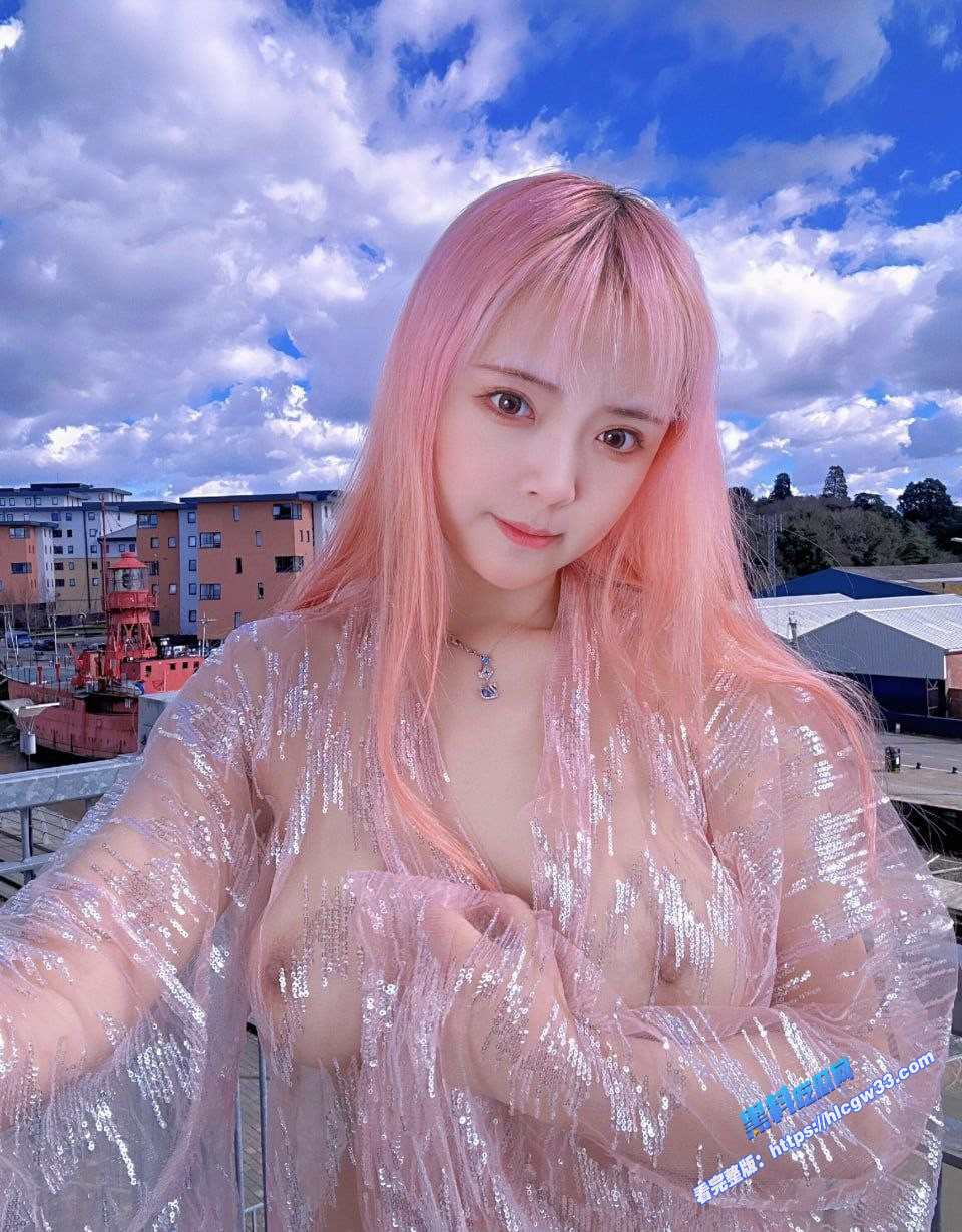 cosplay粉嫩大学生妹赤身裸体极度骚淫裸体私拍揉胸裸体写真合集流出 图10