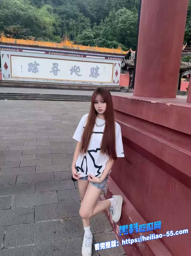 真实姐弟乱伦骚货姐姐黑丝美腿勾引弟弟小嫩穴任由弟弟疯狂泄欲8