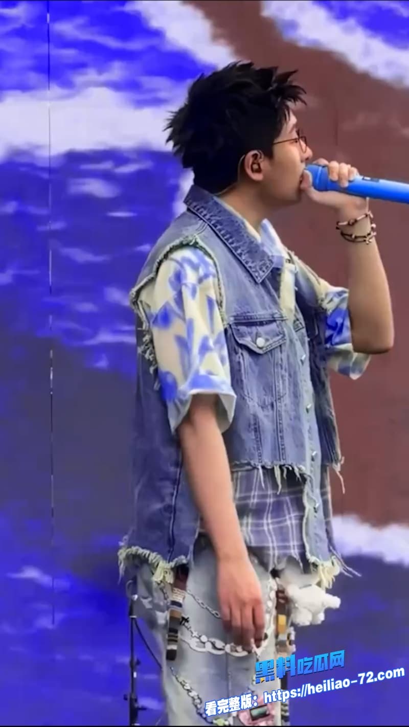 中国男歌手焦迈奇不雅视频流出一丝不挂被大佬捆绑调教全程视觉冲击力极强5
