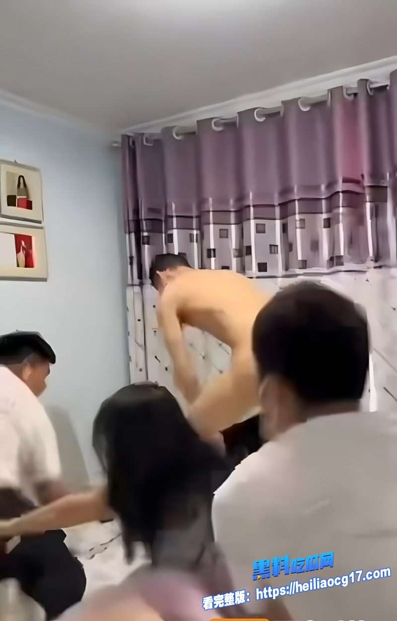 山东莱芜原配怒抓偷情小三8