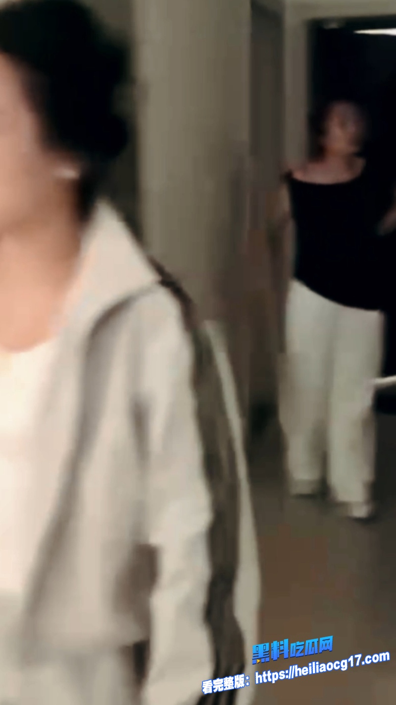 山东莱芜原配怒抓偷情小三16