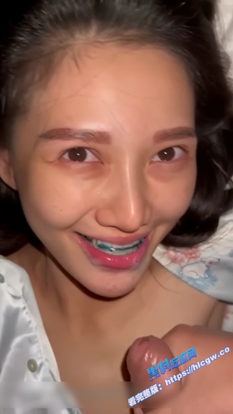 东南亚精神小妹身材火辣,口交后入样样精通,大白屁股超带劲,性感诱惑让人血脉喷张!3 东南亚精神小妹身材火辣,口交后入样样精通,大白屁股超带劲,性感诱惑让人血脉喷张!3