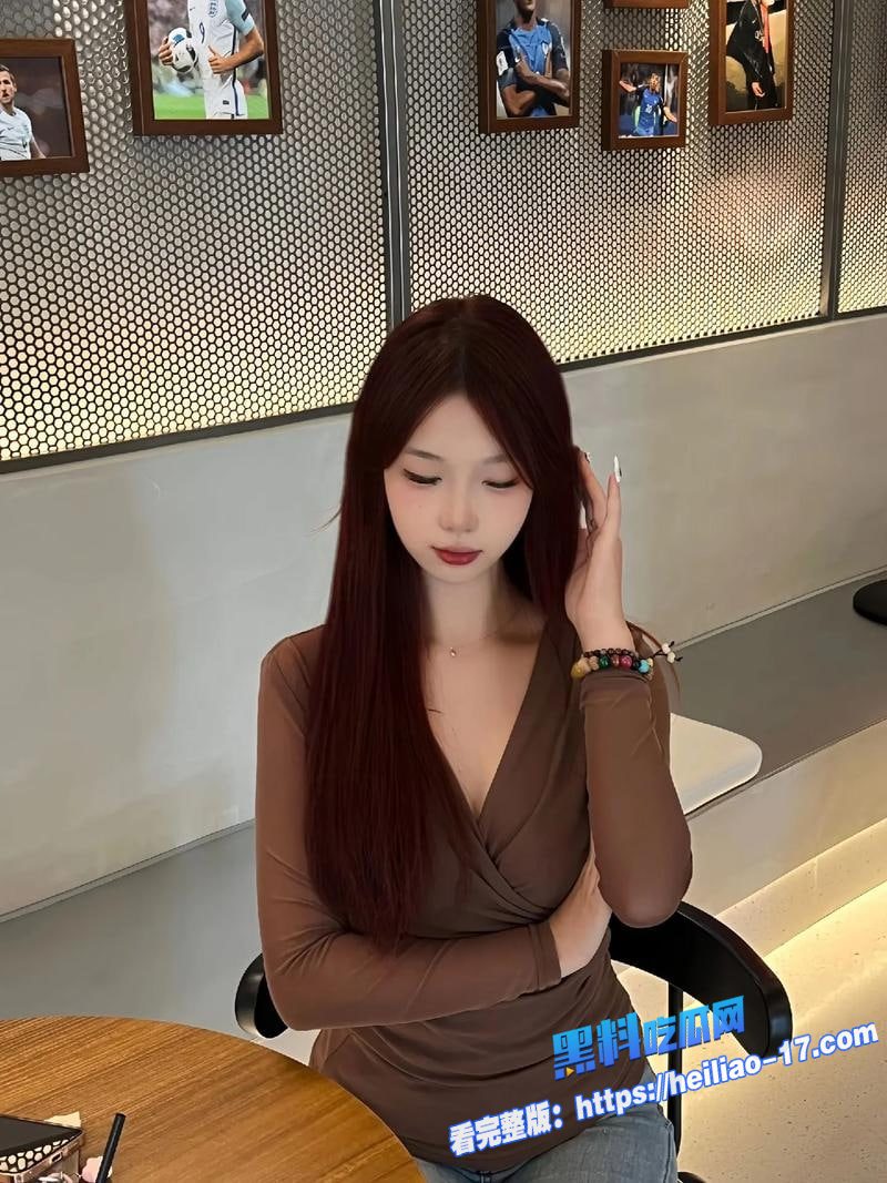 极品身材黑丝美女醉酒后被两个损友趁机带回酒店激情3P3 极品身材黑丝美女醉酒后被两个损友趁机带回酒店激情3P3