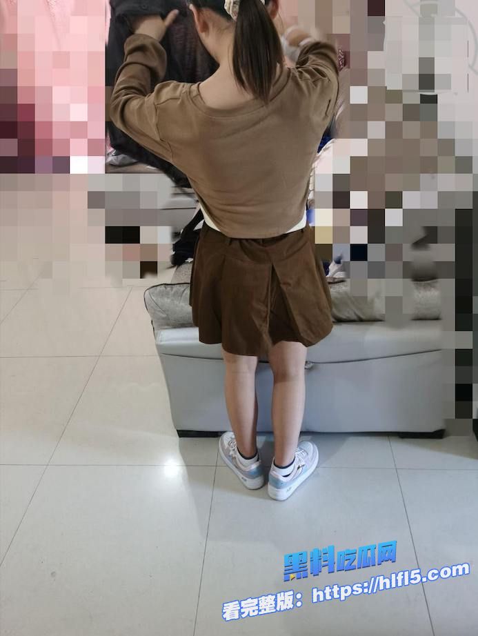 （第二期）老爸玩弄女儿不看？黑料原创父女乱伦连载！让女儿吃精液竟然说是美容养颜！ 图2