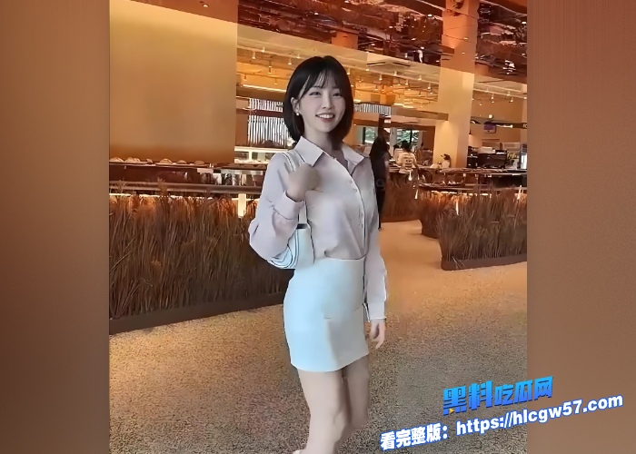 韩国高颜值财阀千金 反差女神 喜欢被人玩弄身体享受约炮的刺激感 身材超顶被人当母狗拴上链子揉虐 1