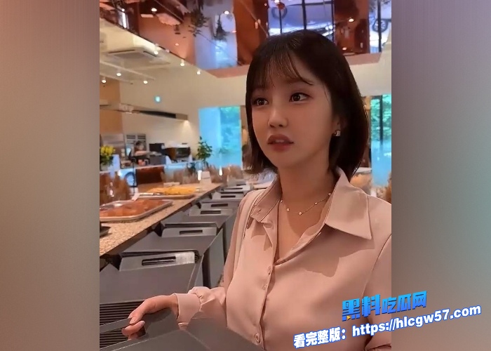 韩国高颜值财阀千金 反差女神 喜欢被人玩弄身体享受约炮的刺激感 身材超顶被人当母狗拴上链子揉虐 3