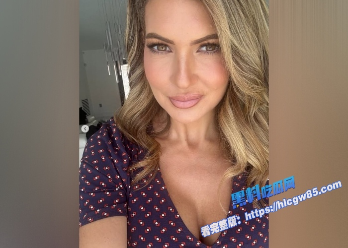 欧美超人气巨乳女网黄Gigi Dior新作流出,继母继子与黑人男友三人泳池性爱,无套后入猛嗦大黑屌!03 欧美超人气巨乳女网黄Gigi Dior新作流出,继母继子与黑人男友三人泳池性爱,无套后入猛嗦大黑屌!03