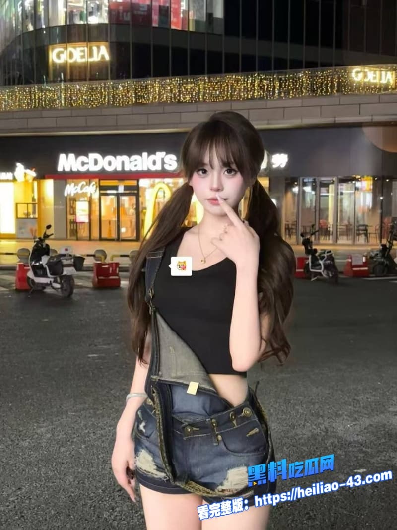 海角母子乱伦趁爸爸醉酒儿子当场爆操骚货黑丝妈妈4 海角母子乱伦趁爸爸醉酒儿子当场爆操骚货黑丝妈妈4