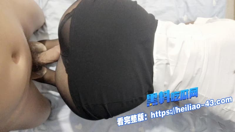 海角母子乱伦趁爸爸醉酒儿子当场爆操骚货黑丝妈妈12 海角母子乱伦趁爸爸醉酒儿子当场爆操骚货黑丝妈妈12