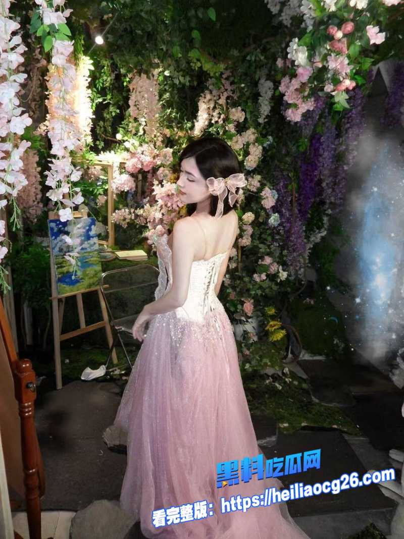 满背精神小妹9