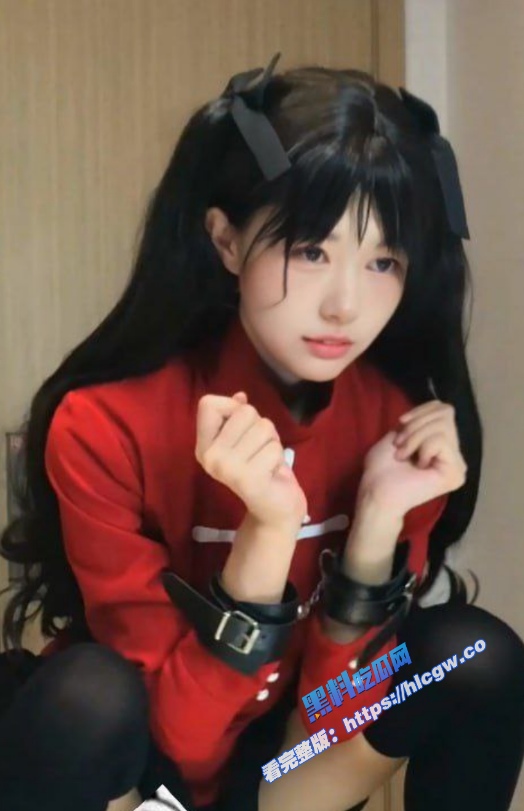 推特双马尾小萝莉 埋导演 扮演远坂凛 蜜穴蹲坐吞吐玻璃镜上的假屌 娇躯颤抖淫水四溅图1