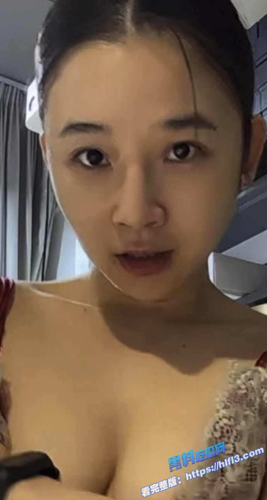 湖南极品少妇 吴侨雯 绿帽老公常年在外 淫妻在家与网友裸聊自慰 淫骚模样极其欠操!3 湖南极品少妇 吴侨雯 绿帽老公常年在外 淫妻在家与网友裸聊自慰 淫骚模样极其欠操!3