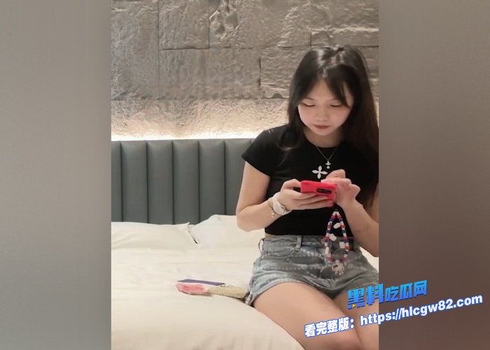 51吃瓜我要吃瓜系列初恋白月光系列第24期清纯高中学生妹初次下海齐逼超短裤白皙美腿一线天嫩穴天生耐操 图3