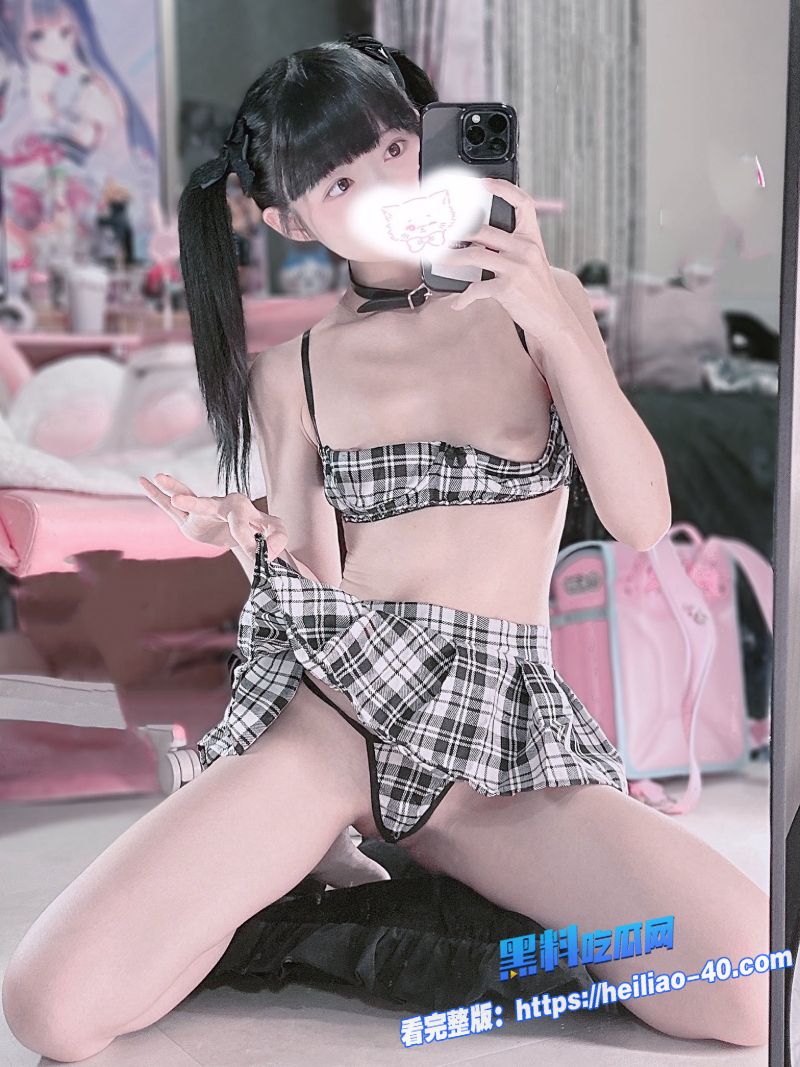 推特萝莉福利姬yurinslittlepeachCos居家女仆啪啪3