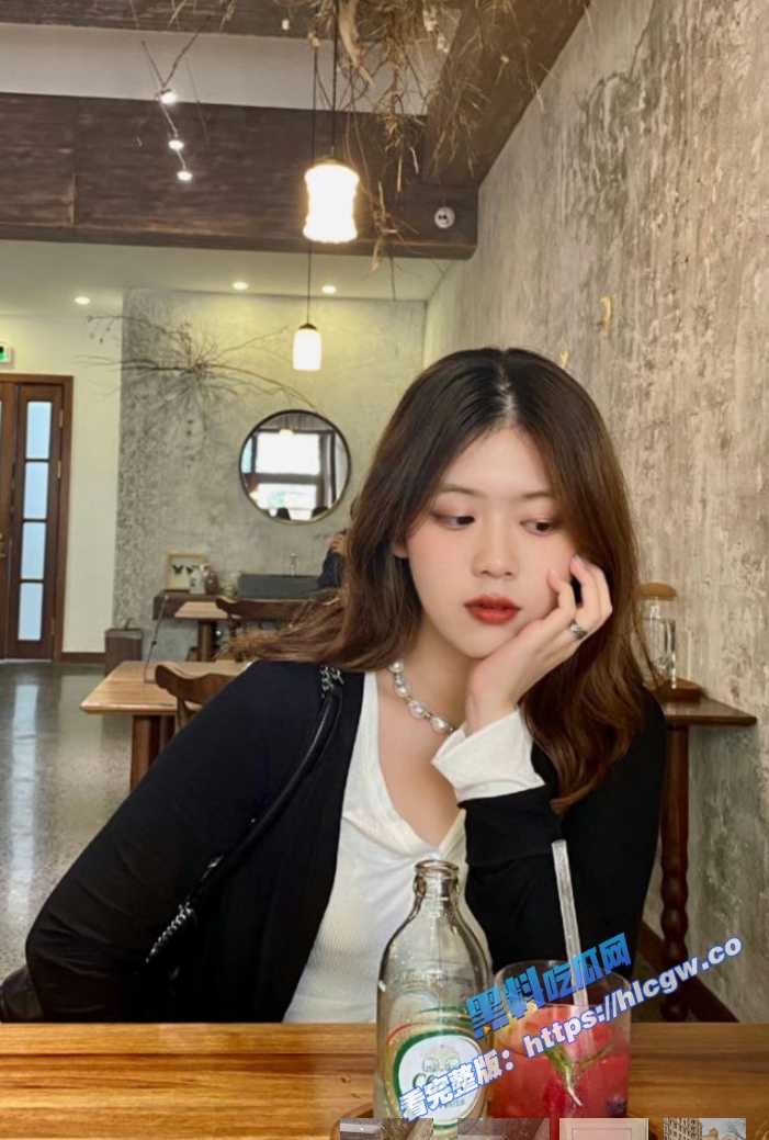 高颜值极品反差嫩模 被大哥重金拿下 口交的样子十分甜美 清纯小母狗被大哥无套爆操嫩穴！图3