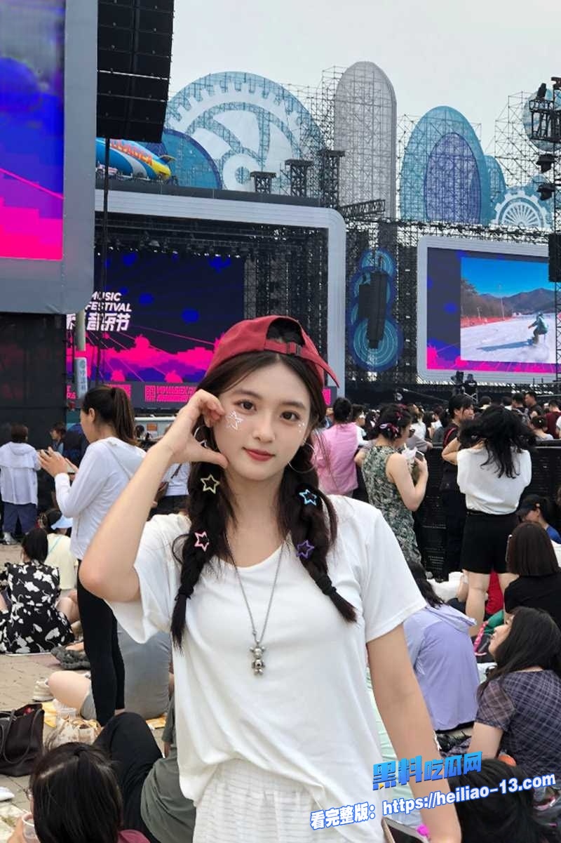 广西南宁大学生李悦婷被黄毛精神小伙骗炮调教全记录曝光 2 广西南宁大学生李悦婷被黄毛精神小伙骗炮调教全记录曝光 2