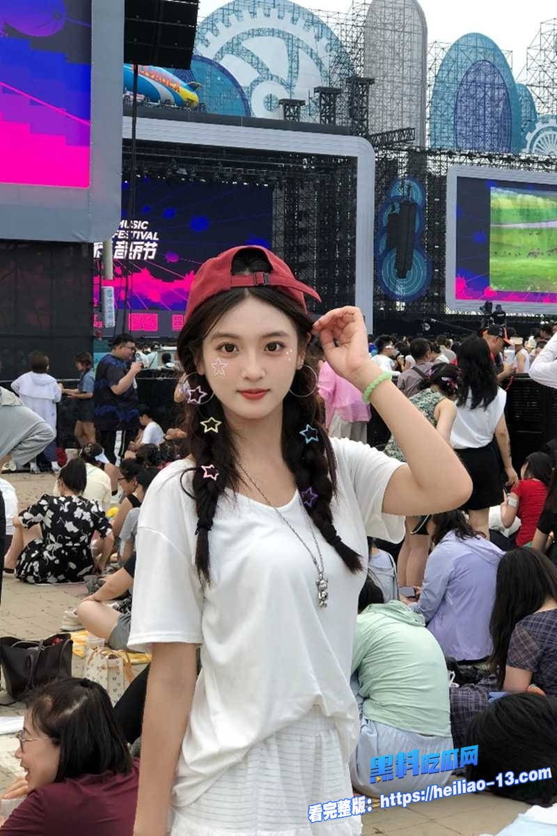 广西南宁大学生李悦婷被黄毛精神小伙骗炮调教全记录曝光 3 广西南宁大学生李悦婷被黄毛精神小伙骗炮调教全记录曝光 3