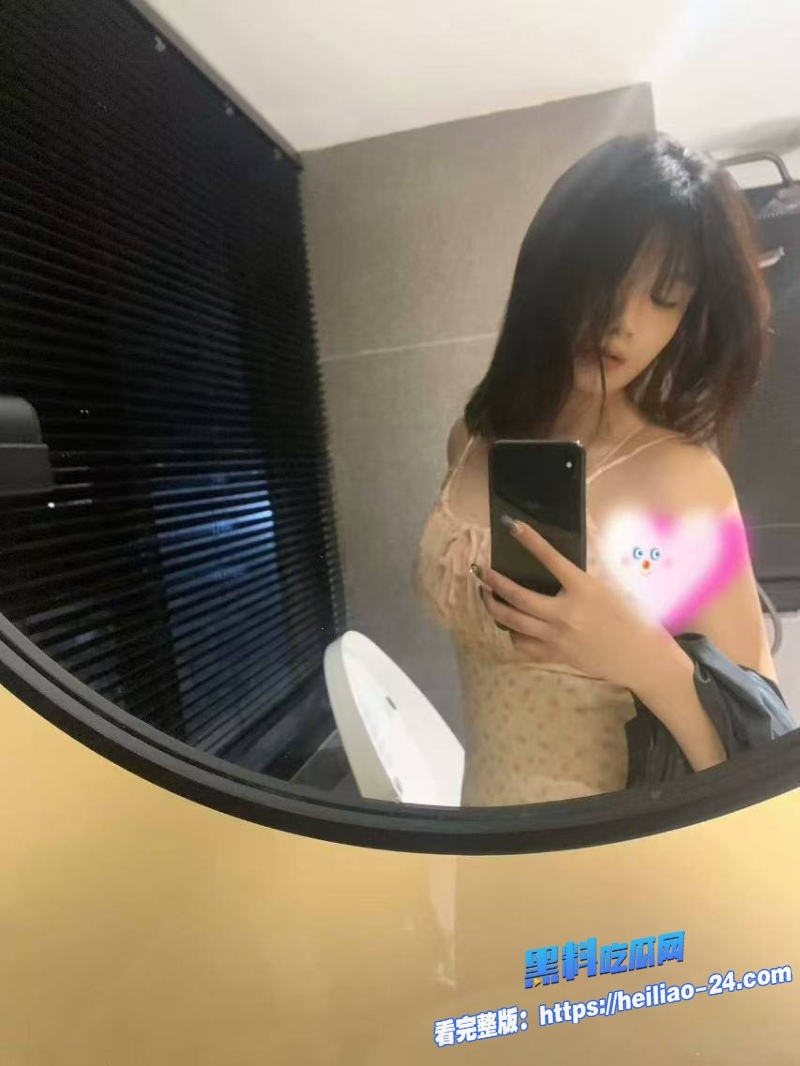 滨州学院反差母狗王佳颖网上聊骚高铁厕所脱衣露乳房间自慰视频曝光这身材顶到爆 5