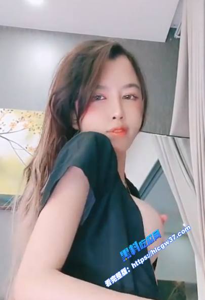 推特高颜值白虎女神宝宝吃不饱付费视频流出粉嫩小穴道具自慰让人看了简直离不开眼 图2