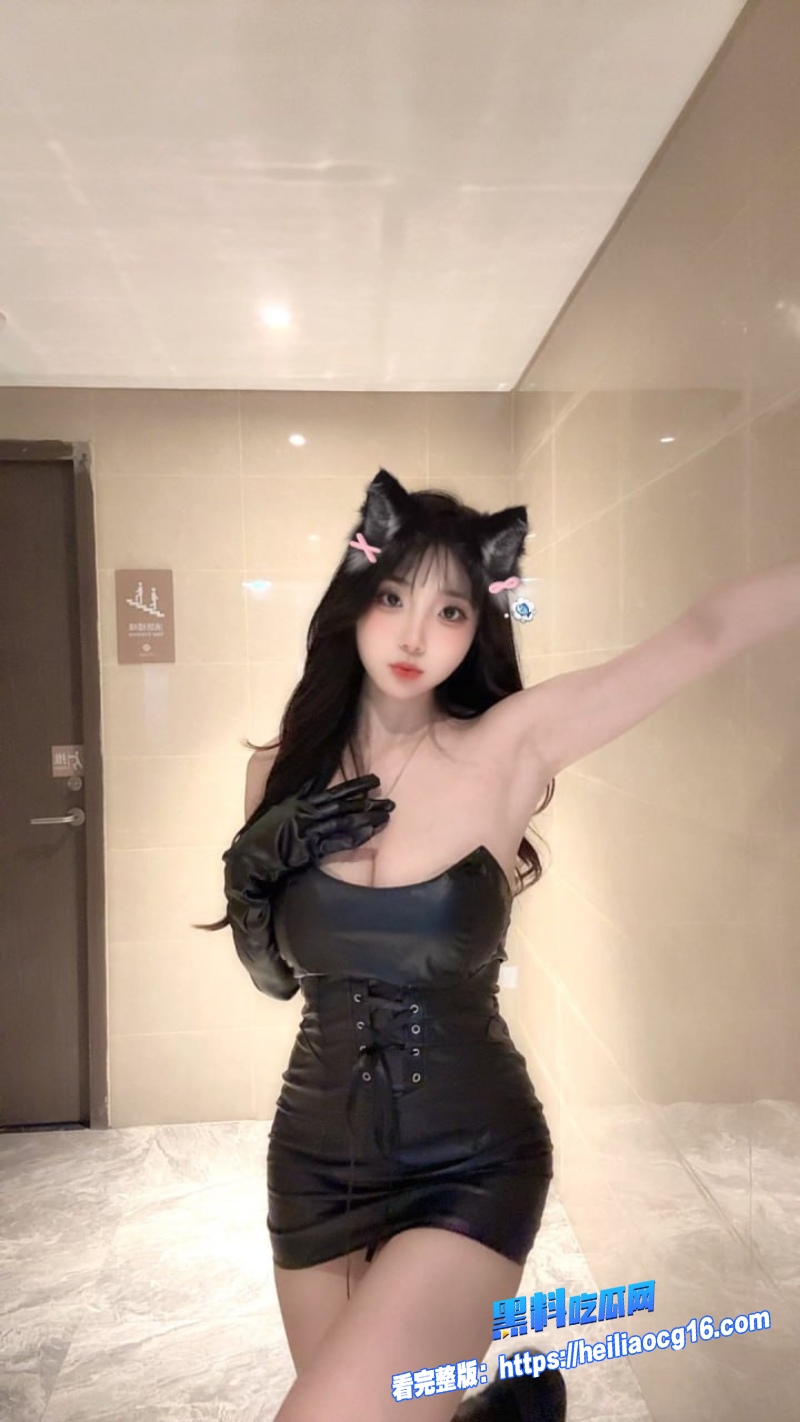 抖音百万粉网红 Sunny77 早期约炮视频被扒出 巨屌金主后入疯狂蹂躏她 嫩穴被抽插到白浆直流！3