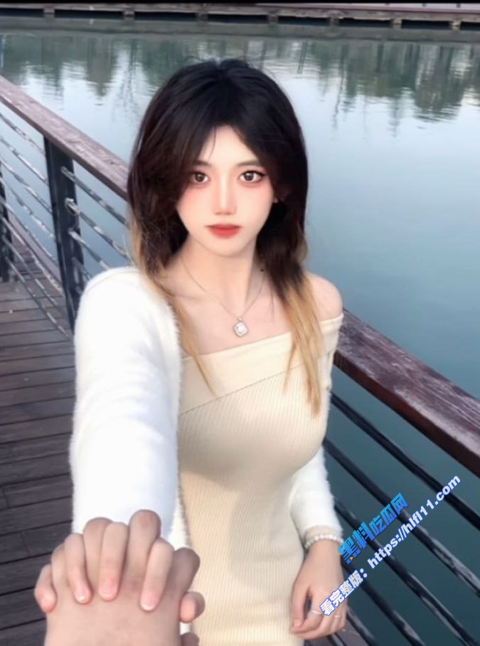 高颜值美女 沦为富二代的玩物 被各种调教用假鸡吧强制插小穴 浑身抽搐 最后还要深喉口爆！2
