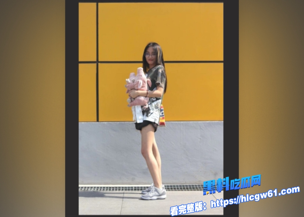 武汉大学学姐周韵妍手机遗失后私密照外泄清纯女神全裸视频曝光无套激战叫人撩人 1