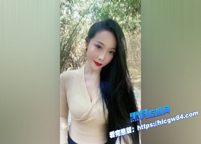 真实叔嫂乱伦嫂子偷情好弟弟蹲地舔屌口活满分站立后入椅子上骑坐抽插这对叔嫂真会玩10