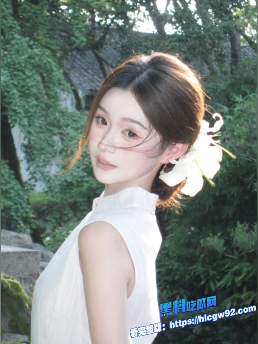 少女潜规则初入职场的极品美少女上演旗袍诱惑1 少女潜规则初入职场的极品美少女上演旗袍诱惑1