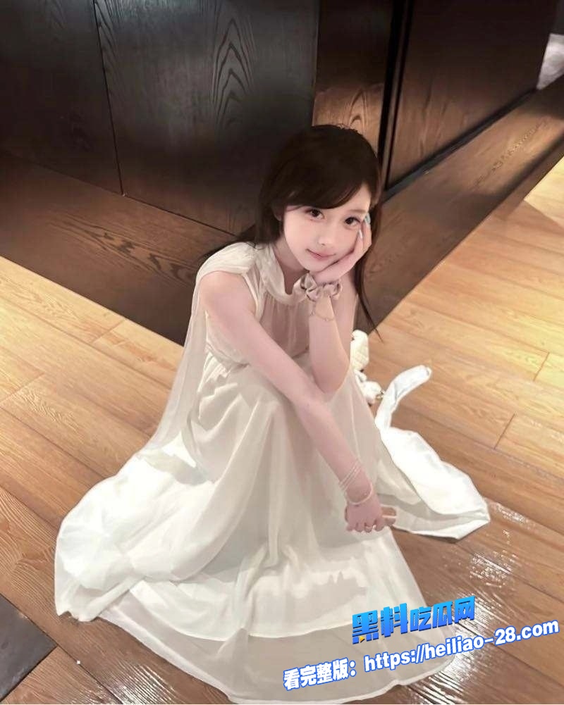 清纯jk小学妹福利视频曝光椅子上被金主撩裙猛操细腰嫩腿被撞得乱颤5 清纯jk小学妹福利视频曝光椅子上被金主撩裙猛操细腰嫩腿被撞得乱颤5
