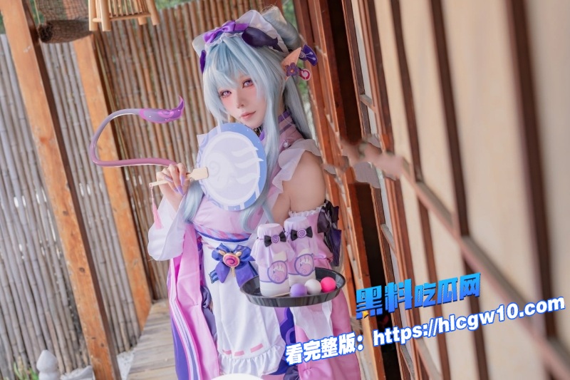 极品福利姬咬一口兔娘ovo制服cosplay化身性感兔系女神1