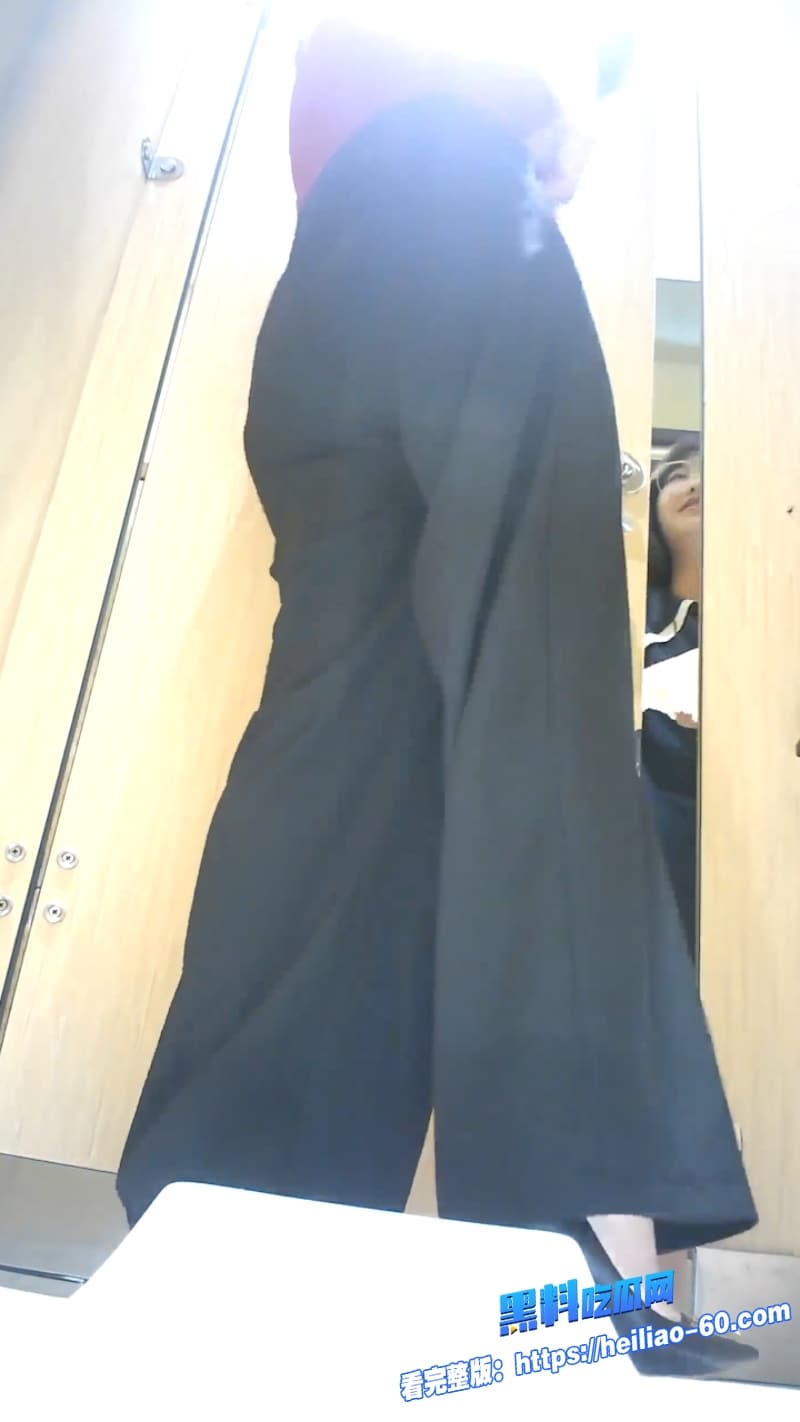 商场厕所偷拍多位高颜值美女厕所内全程被偷拍着性感美穴看的小编下面硬爆了2 商场厕所偷拍多位高颜值美女厕所内全程被偷拍着性感美穴看的小编下面硬爆了2