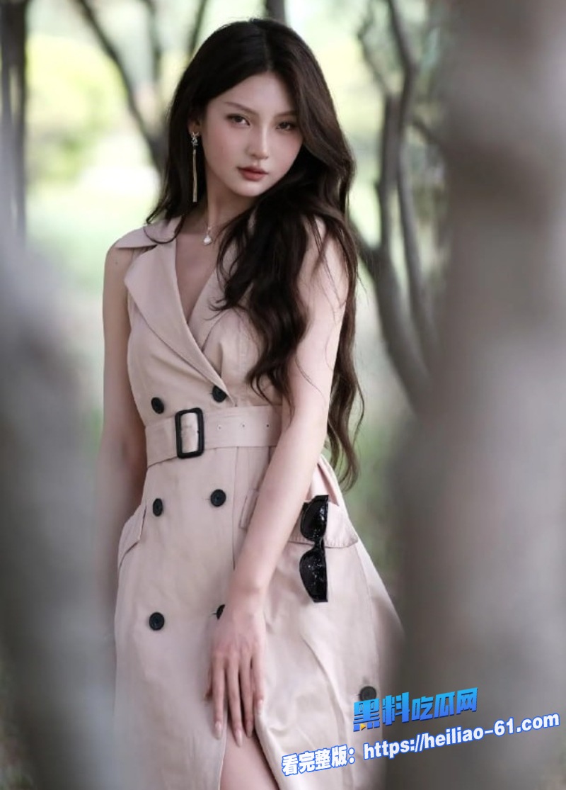 精神小妹精神小伙多人直播群啪太疯了超级劲爆群P现场直接开干4