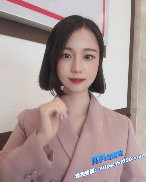 吃瓜投稿!爱自拍的高中生小萝莉妹妹自拍泄漏 鼓鼓的小胸脯透漏着年轻 好想咬一口!图1 吃瓜投稿!爱自拍的高中生小萝莉妹妹自拍泄漏 鼓鼓的小胸脯透漏着年轻 好想咬一口!图1