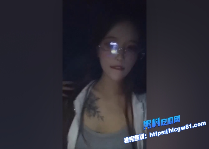 极品人妻街头搭讪小哥哥车震来得猝不及防骑乘榨精呻吟骚媚入骨对话内容让人三观碎一地3