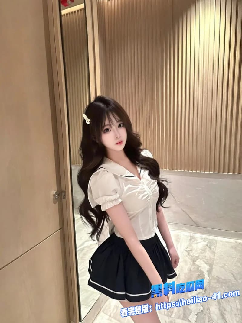 真实兄妹乱伦带着黑丝妹妹去楼道跪地深喉口交随后后入插入的时候淫叫声响彻整个楼梯间4