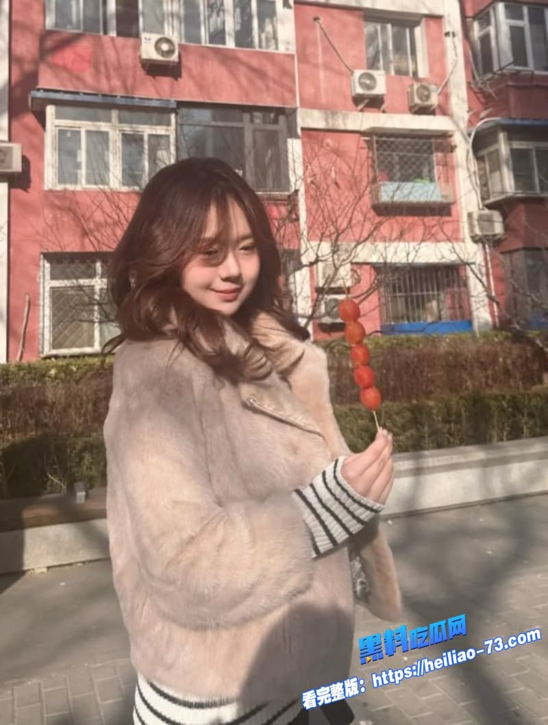 微胖极品大学妹跟男友酒店开房自拍嫩穴遭各种姿势疯狂抽插视频超级真实又带感2