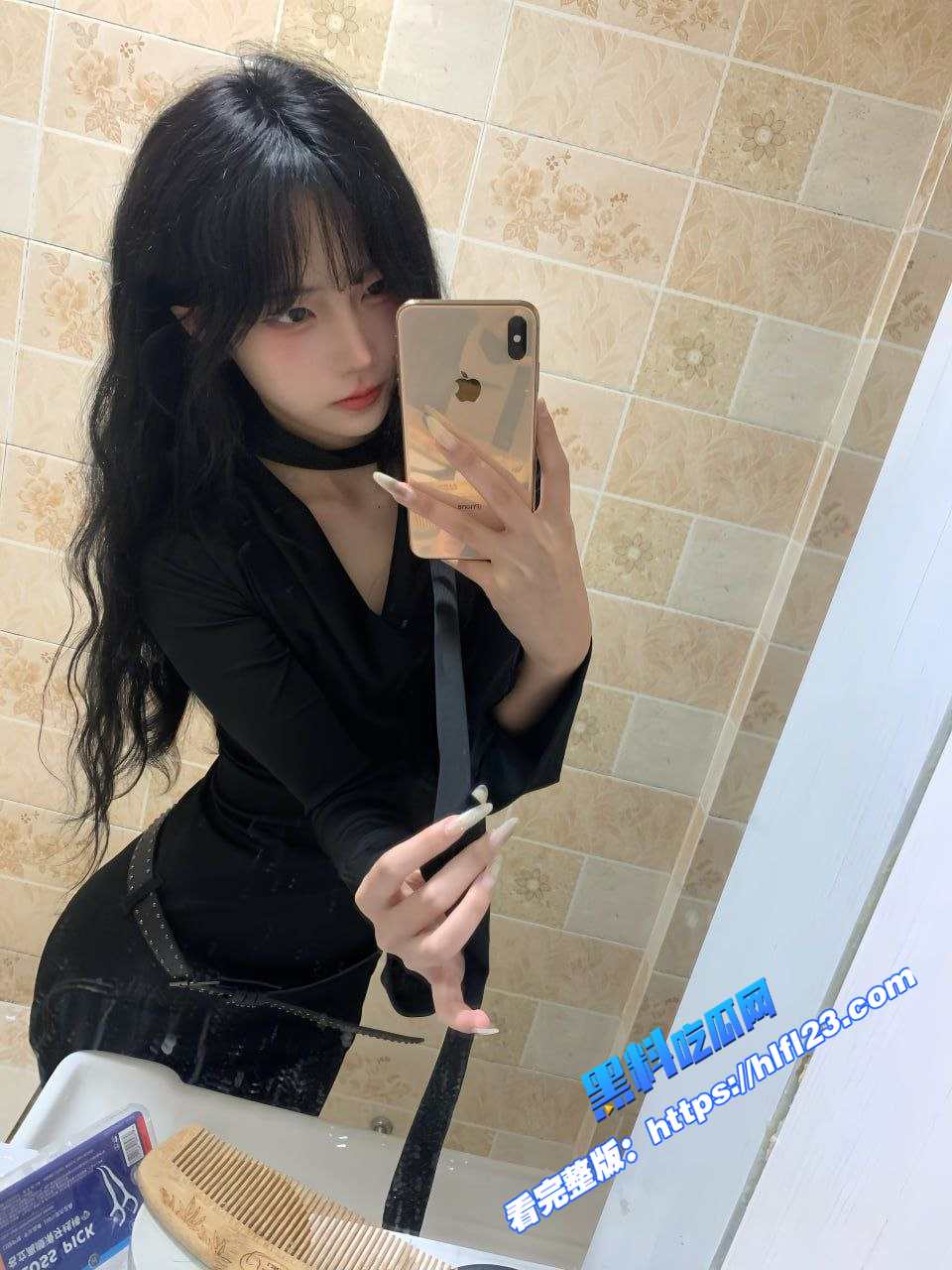 JK水手服加黑丝袜！颜值不错的学生 大眼睛非常有气质的妹子 私下里多角度自拍流出 图18
