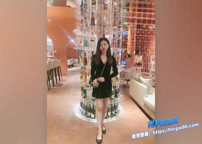 广州极品貌美少妇因老公鸡巴太小得不到满足约黑哥到酒店被大屌操的直喊轻一点多体位爆草蹂躏表演小穴喷水 图3