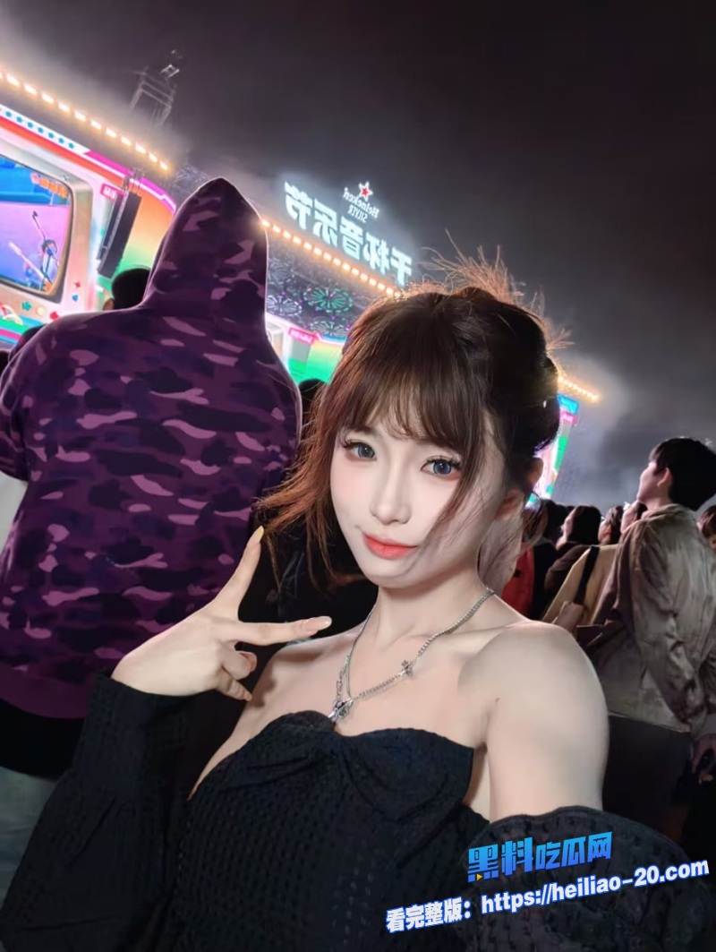 B站百万粉网红青鸢Cyan遭榜一大哥发文控诉狂砸150w约饭却被无情拉黑转头就收到青鸢和小男友性爱视频 10 B站百万粉网红青鸢Cyan遭榜一大哥发文控诉狂砸150w约饭却被无情拉黑转头就收到青鸢和小男友性爱视频 10