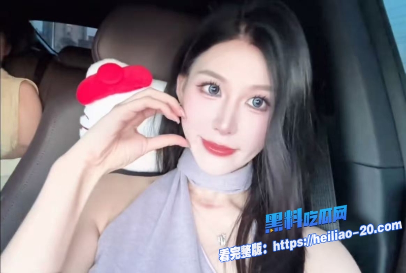 清纯白嫩美少女甜美系天花板撅起屁股一副淫荡求肏的反差骚样与男友性爱私拍视频流出 1