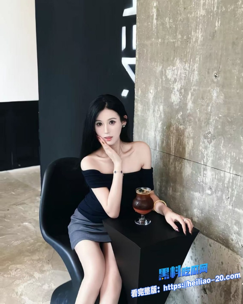 清纯白嫩美少女甜美系天花板撅起屁股一副淫荡求肏的反差骚样与男友性爱私拍视频流出 2